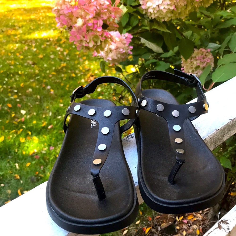 Kensie Nordstrom Black with Silver Edgy Flat Studs Thong Back Strap Sandals 9